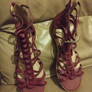 Ladies Monroe&Main Knot Front Gladiator Sandals.